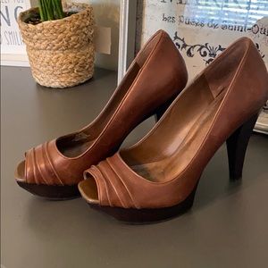 BCBG brown leather heels 6 1/2